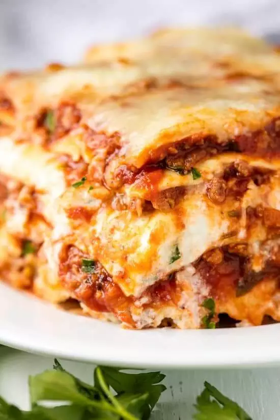 how to make easy lasagna with meat and ricotta cheese
