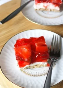 Strawberry Pretzel Jello Salad